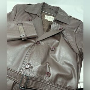 Deerskin Trading Post Men's Brown Belted Long Leather Coat Sz 40 Pockets